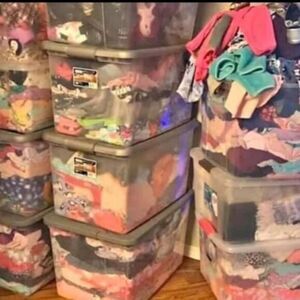 1/2 Tote of baby girls clothing (20 items)